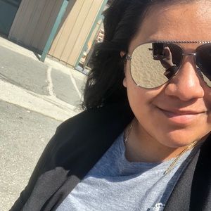 Meet your Posher, Gladys